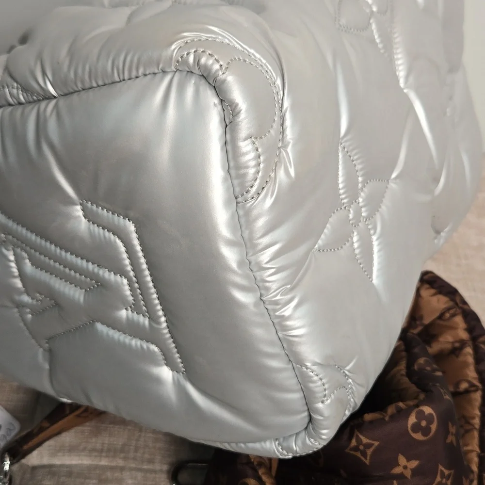 Louis Vuitton Limited Edition Silver Giant Monogram Econyl Pillow Speedy 25 - Picture 5 of 12